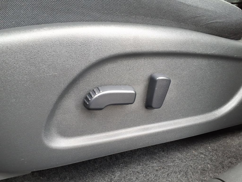 Used 2018 Nissan Pathfinder SV FWD image 4