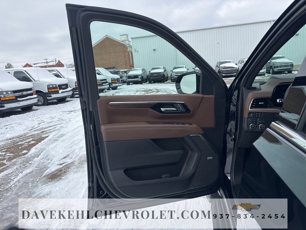 Used 2025 Chevrolet Tahoe High Country image 10