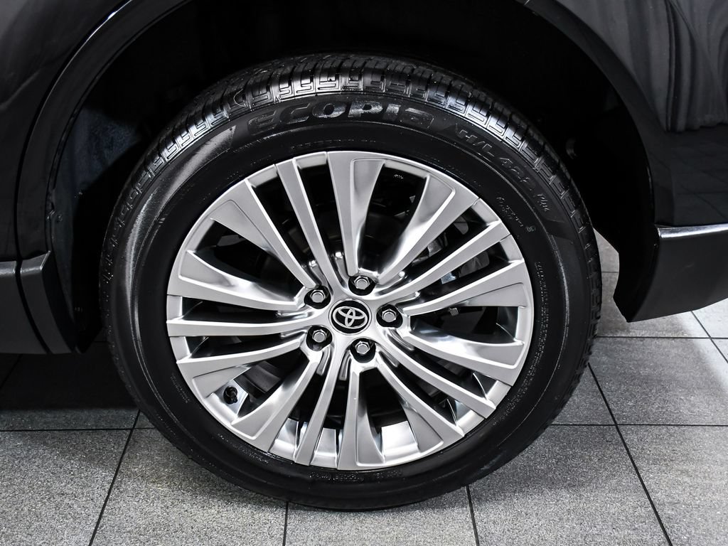 Used 2023 Toyota Venza Limited AWD/4WD image 8