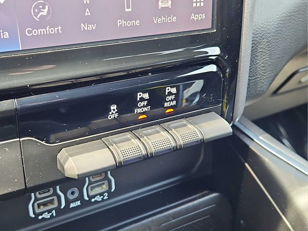 Used 2025 RAM 1500 Big Horn AWD/4WD image 13