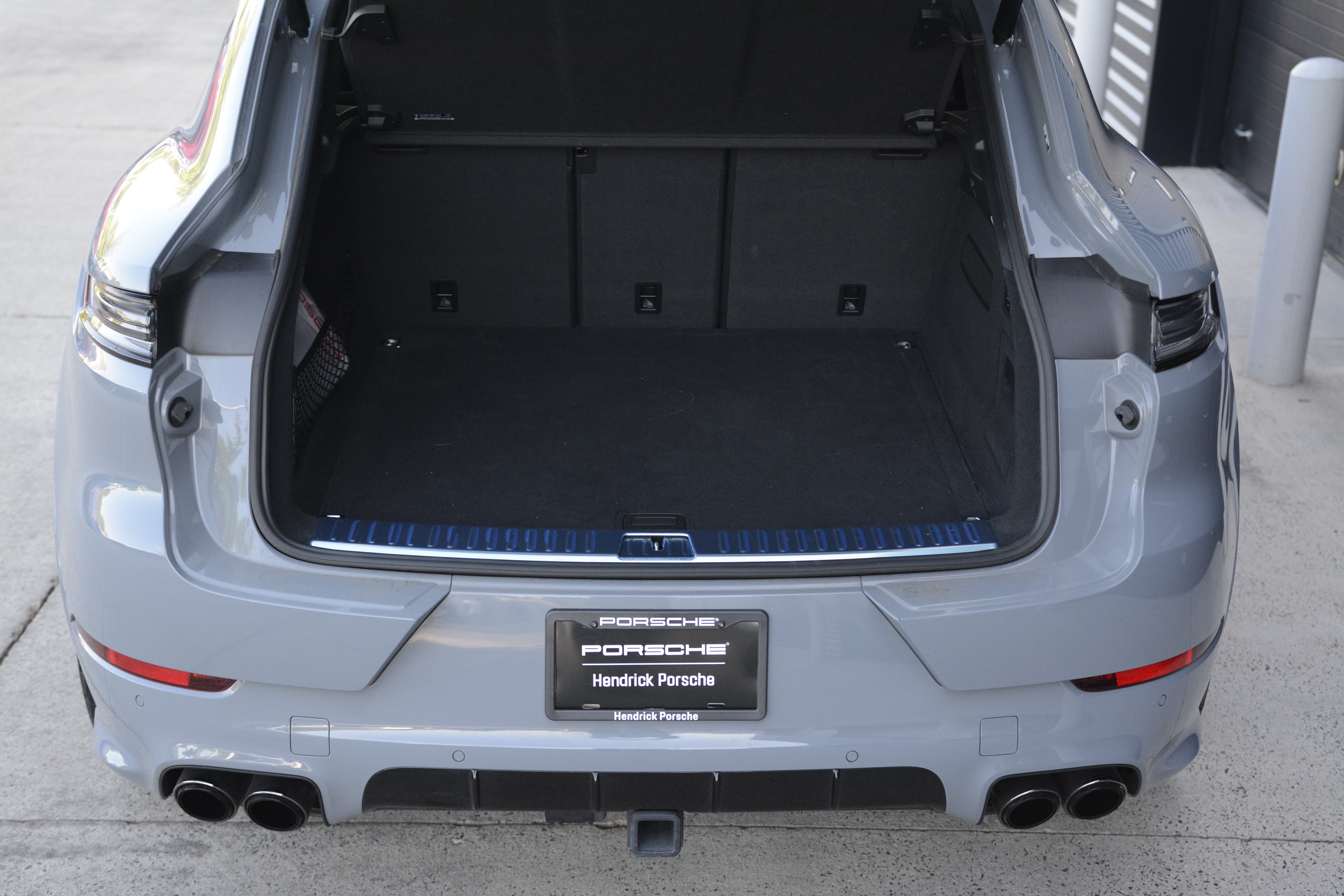 Certified 2025 Porsche Cayenne S AWD/4WD image 38