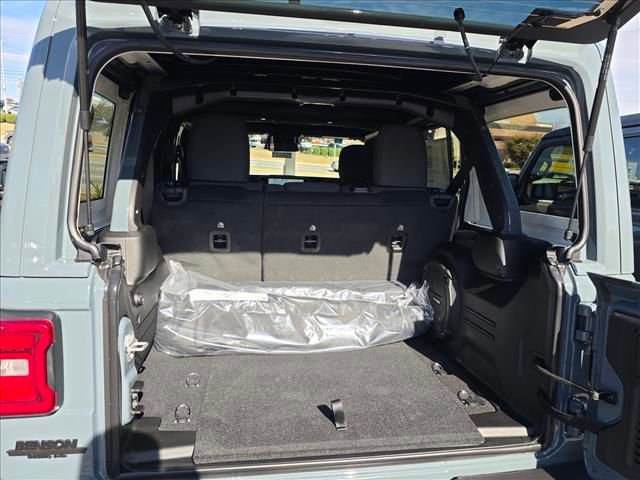 New 2026 Jeep Wrangler Unlimited Rubicon w/ Technology Group image 8