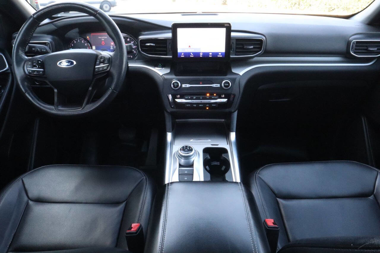 Used 2020 Ford Explorer XLT image 13