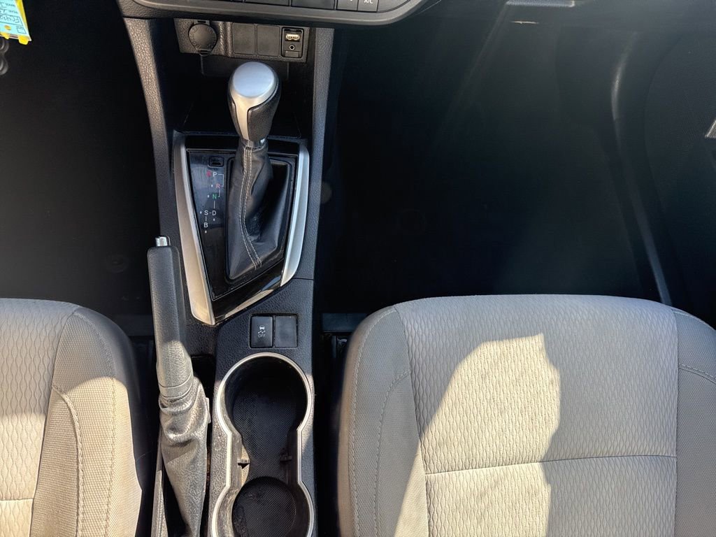 Used 2015 Toyota Corolla LE FWD image 16