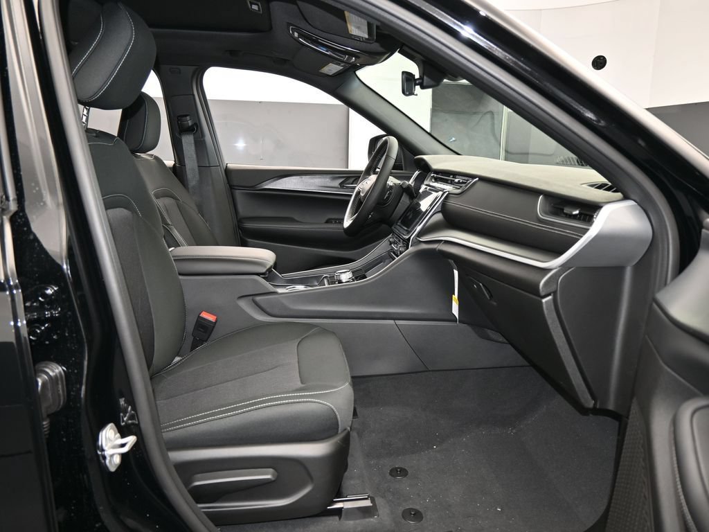 New 2026 Jeep Grand Cherokee Laredo X AWD/4WD image 38