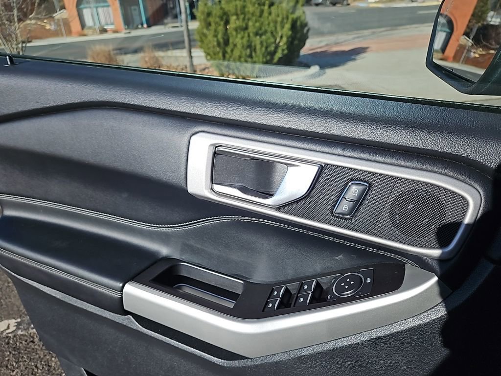 Used 2021 Ford Explorer XLT w/ Equipment Group 202A image 18