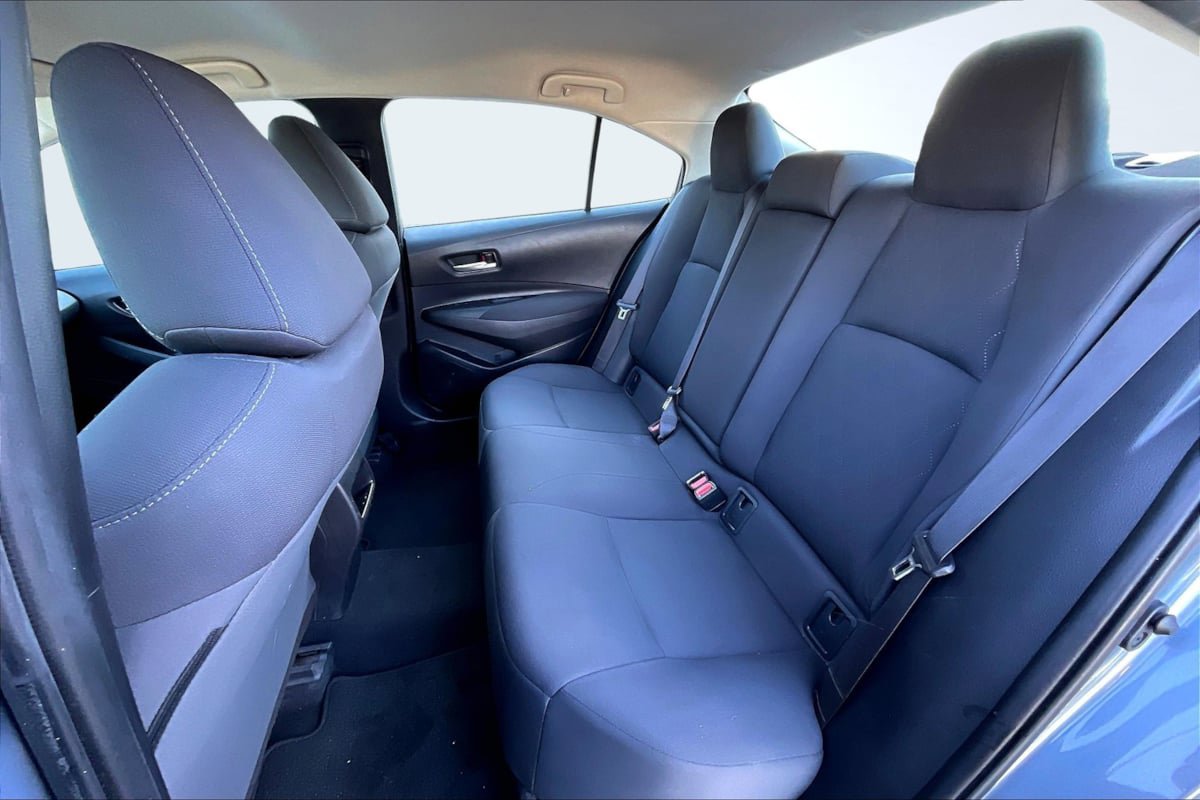 Used 2020 Toyota Corolla LE FWD image 26