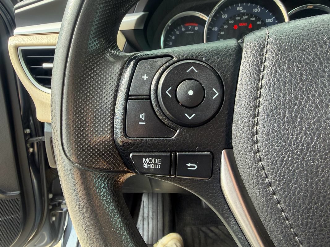 Used 2014 Toyota Corolla LE FWD image 32