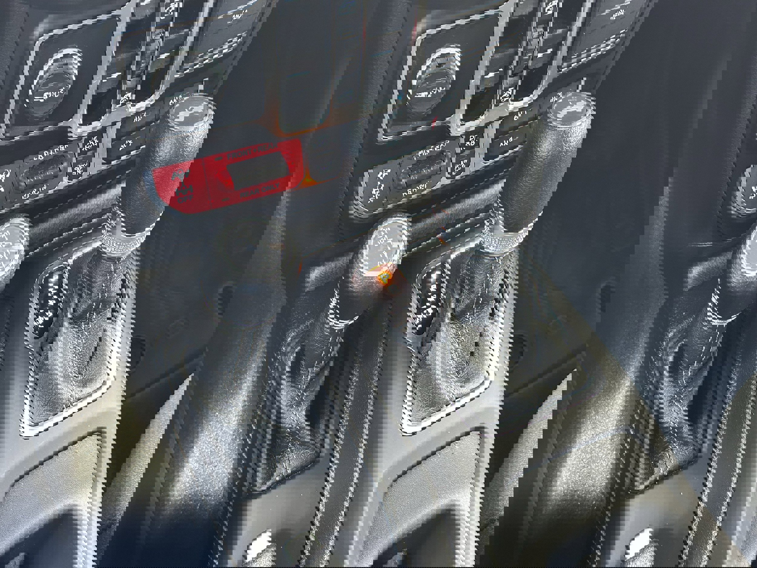 Used 2024 Jeep Wrangler Unlimited Rubicon w/ XTREMEE 35" Tire Package image 31