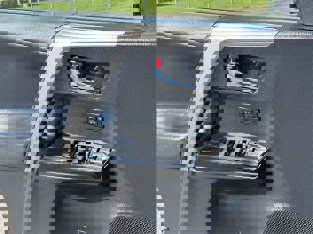 Used 2017 Toyota RAV4 Limited image 16