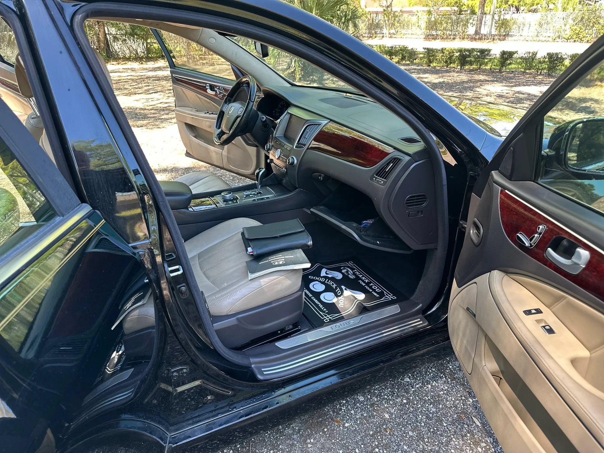 Used 2013 Hyundai Equus Signature RWD image 6