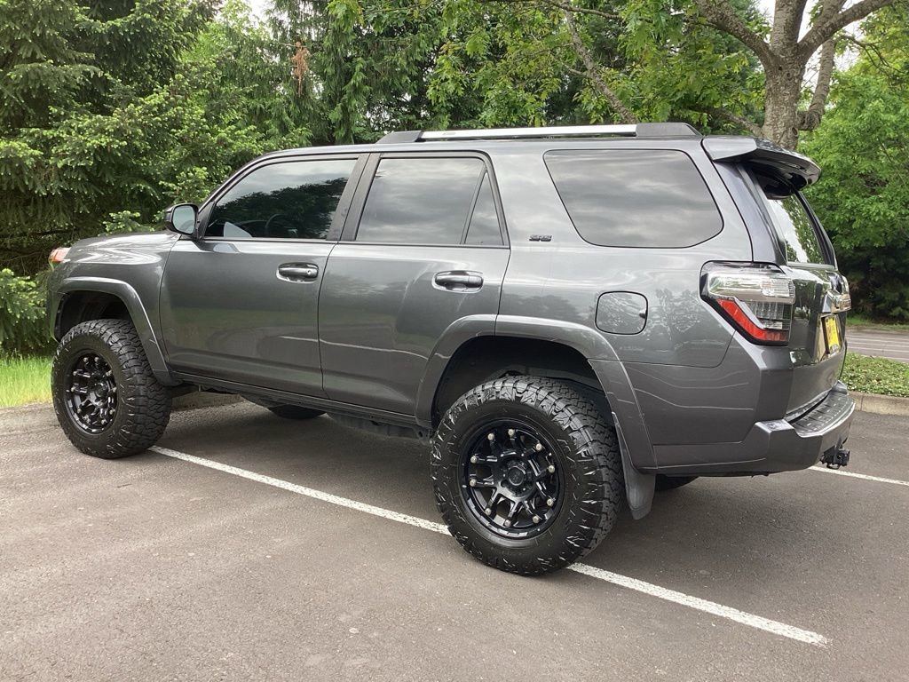 Used 2021 Toyota 4Runner SR5 AWD/4WD image 9