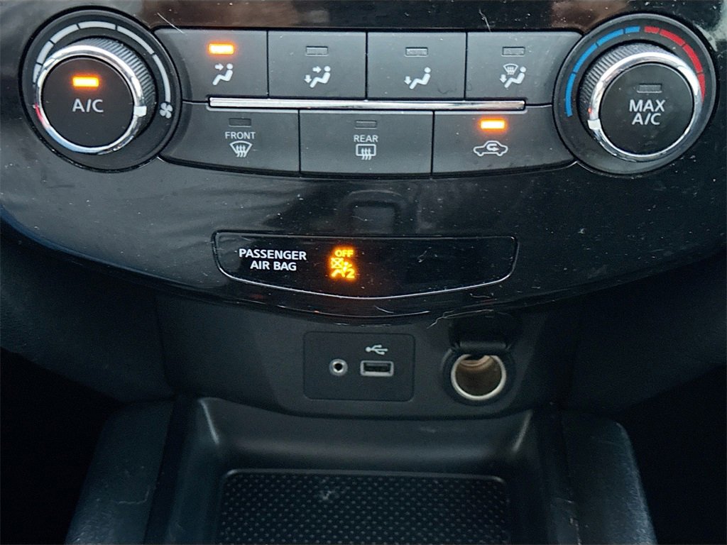 Used 2019 Nissan Rogue Sport S image 16