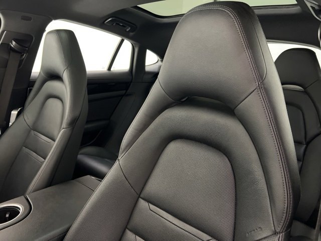Used 2019 Porsche Panamera image 18