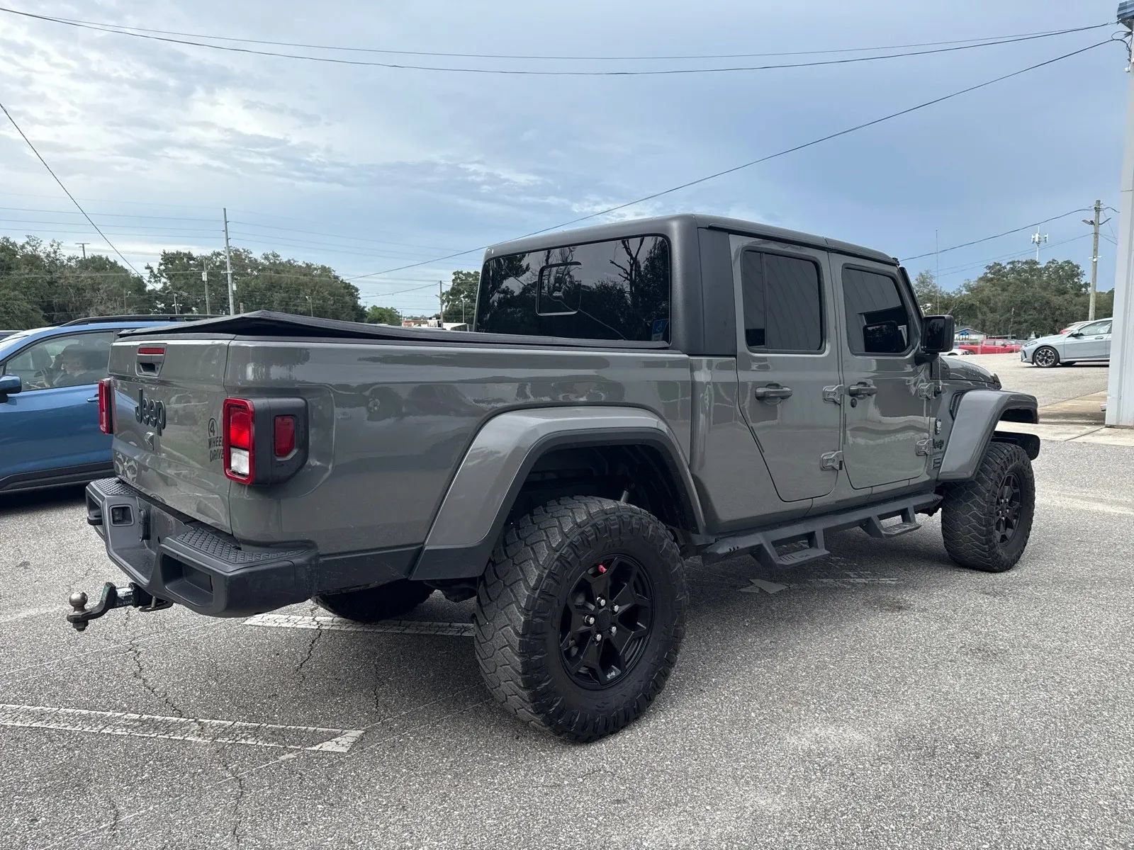 Used 2021 Jeep Gladiator Sport AWD/4WD image 9