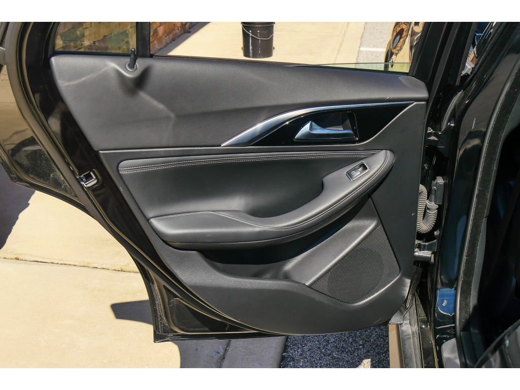 Used 2018 INFINITI QX30 Premium w/ Navigation Package image 17