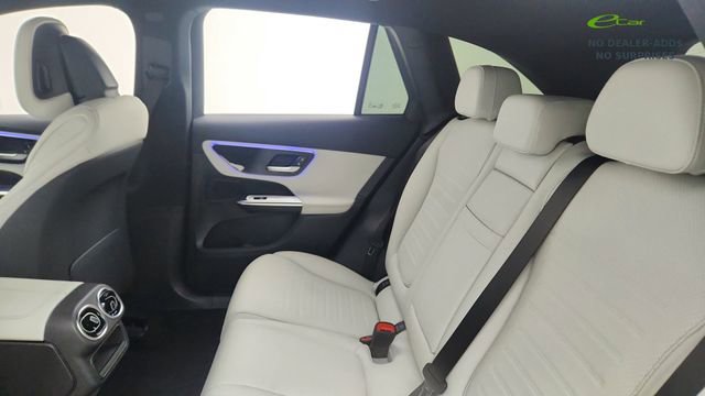 Used 2025 Mercedes-Benz GLC 350e 4MATIC w/ AMG Line image 31