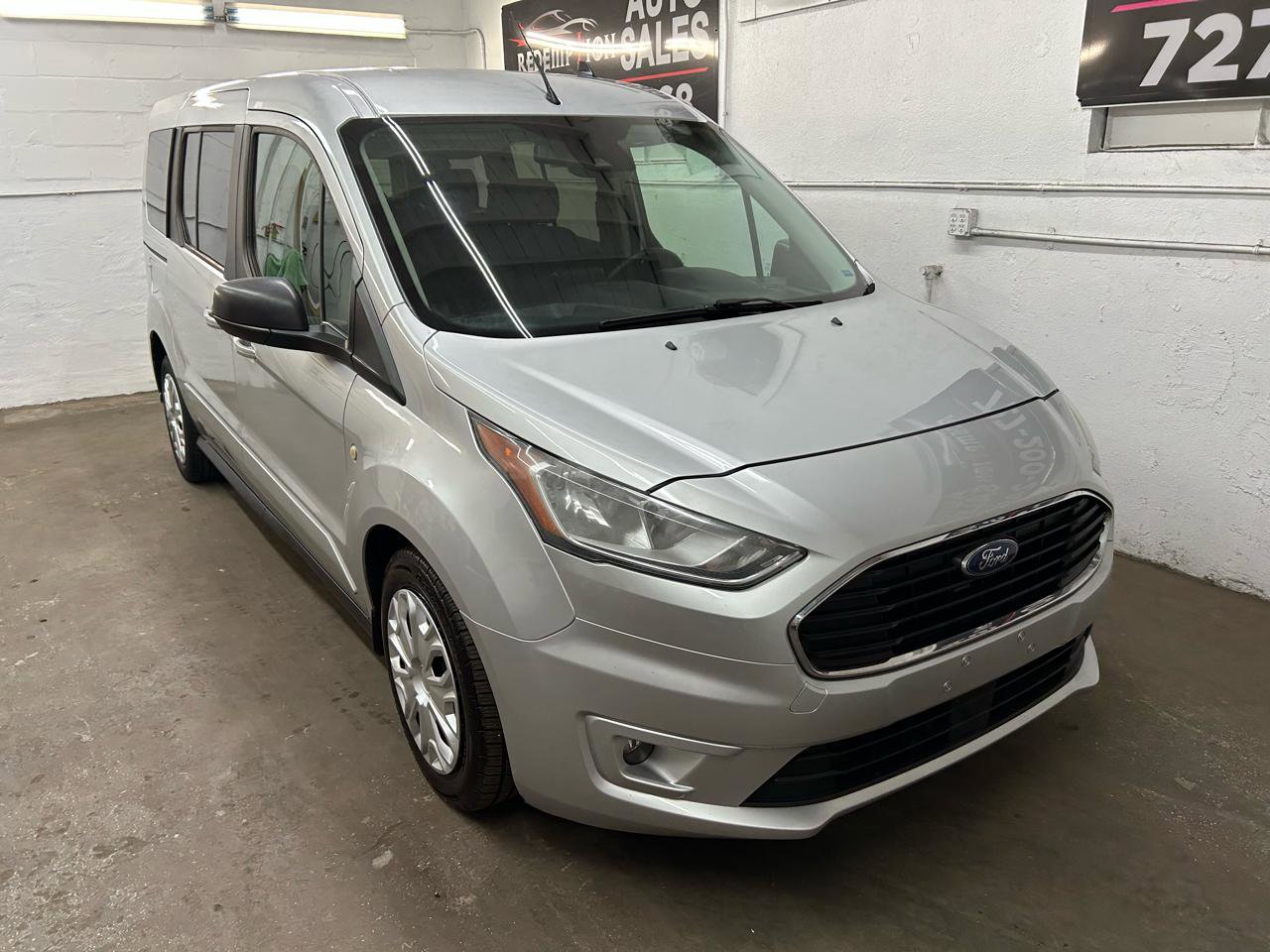 Used 2019 Ford Transit Connect XLT image 2