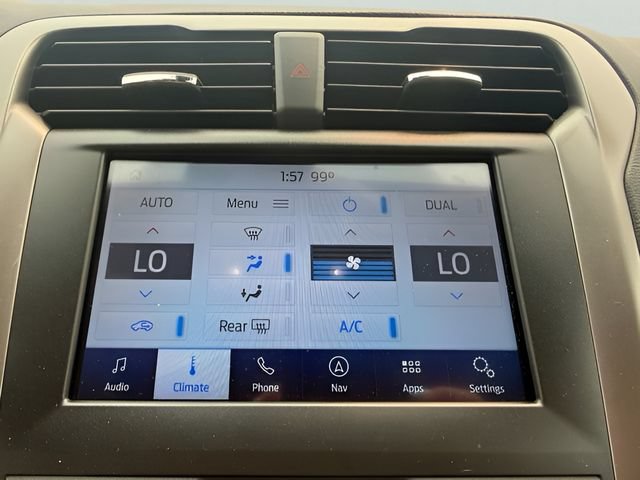 Used 2020 Ford Fusion SE FWD image 15