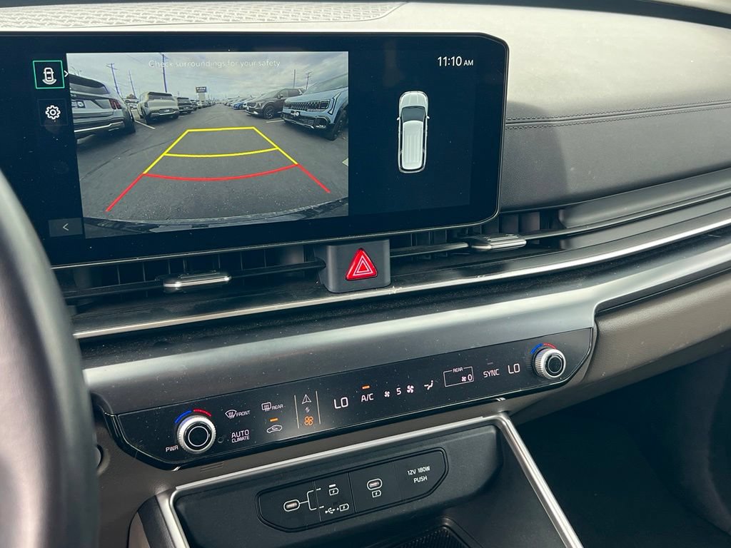 Used 2025 Kia Carnival FWD image 23
