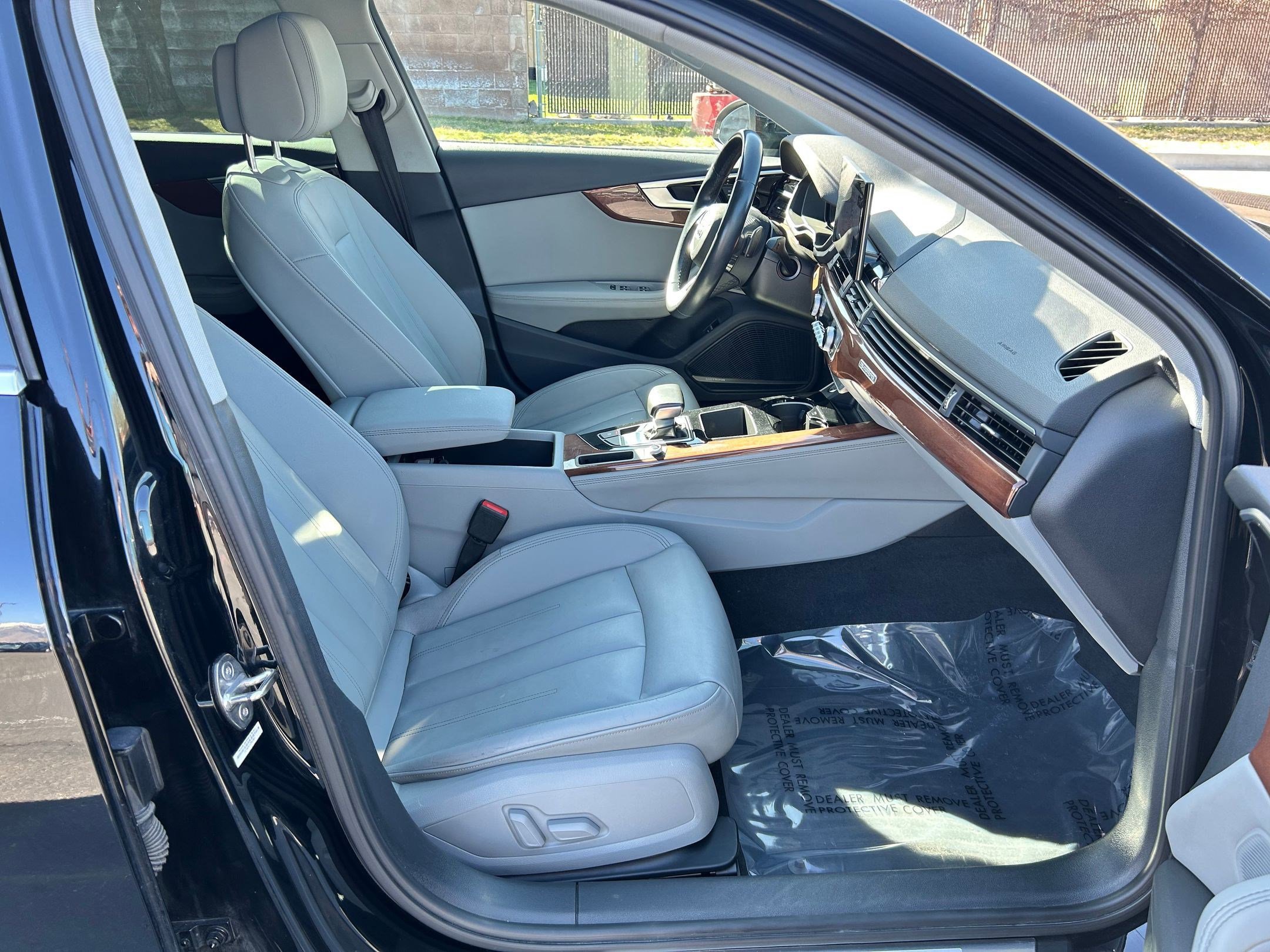 Used 2022 Audi A4 2.0T Premium Plus w/ Premium Plus Package AWD/4WD image 30