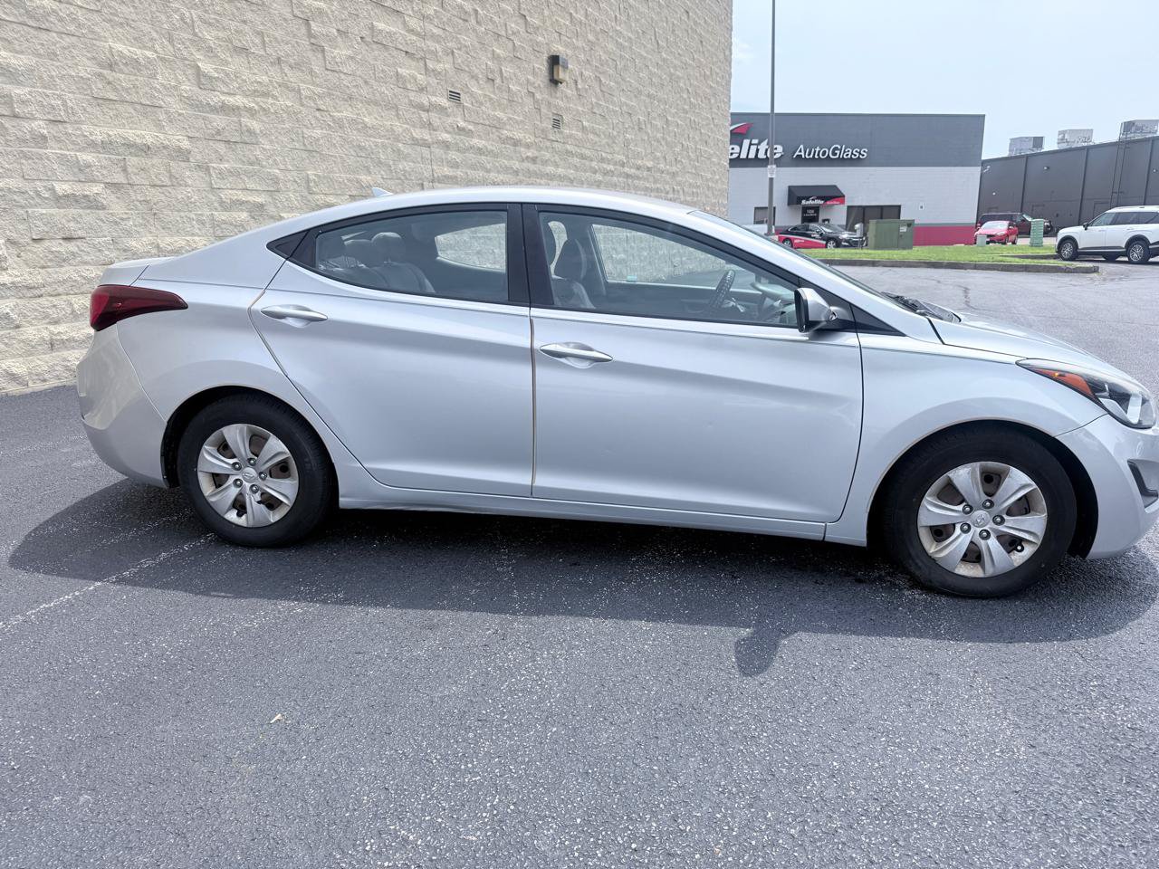 Used 2016 Hyundai Elantra SE FWD image 6