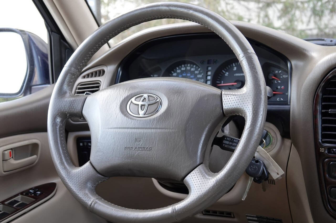 Used 2002 Toyota Land Cruiser AWD/4WD image 79