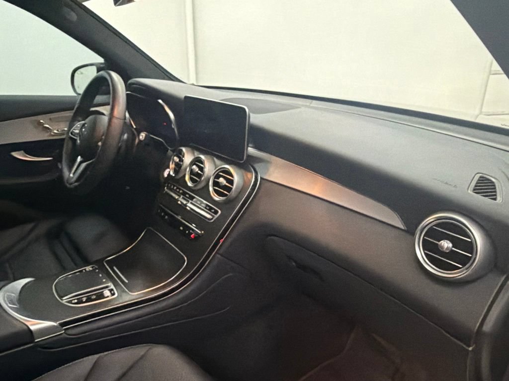 Used 2022 Mercedes-Benz GLC 300 image 25