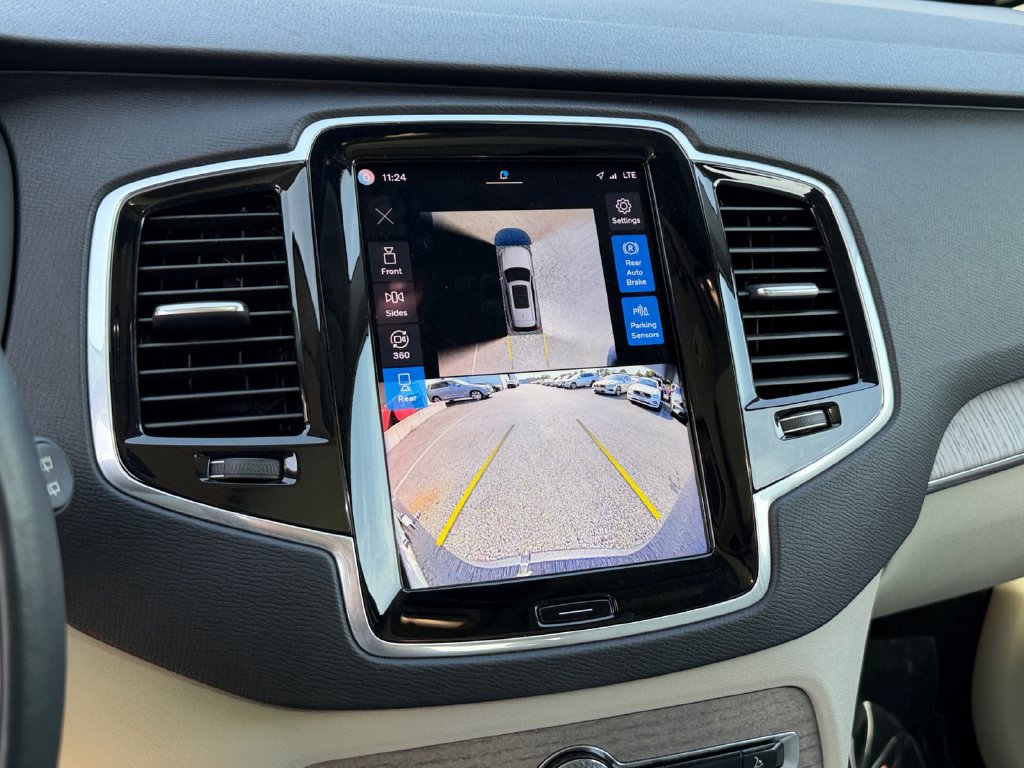 Certified 2024 Volvo XC90 B6 Plus AWD/4WD image 22