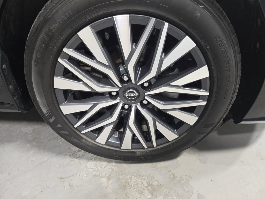 Used 2024 Nissan Altima 2.5 SV image 39