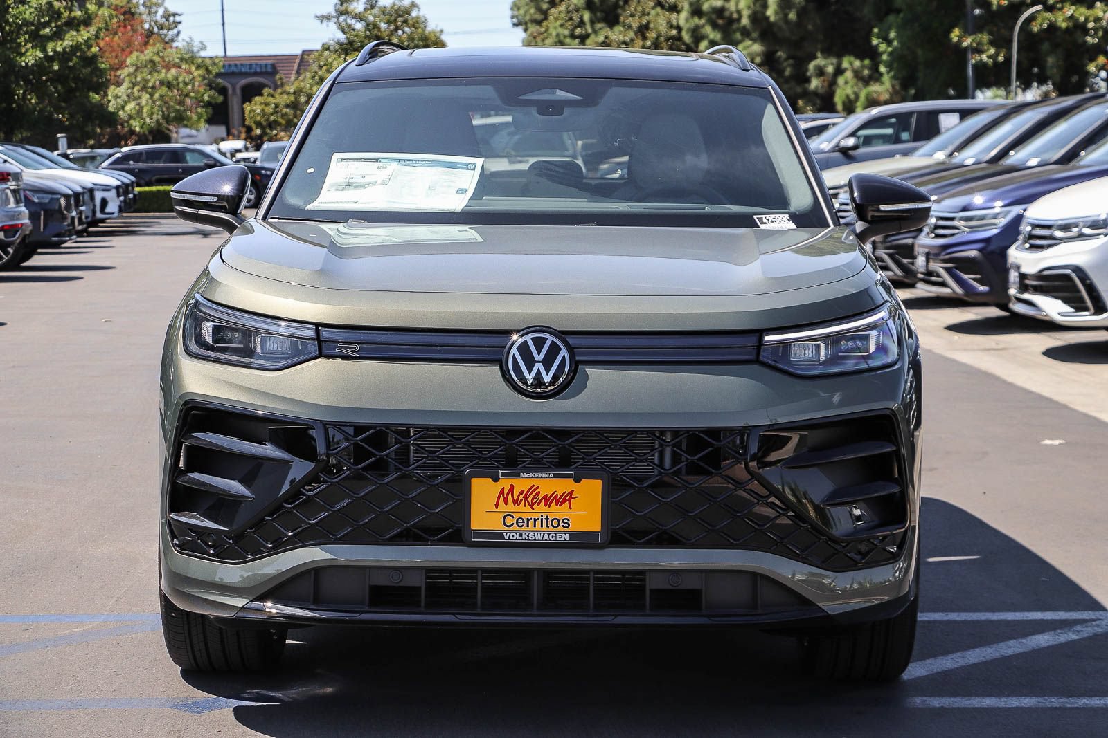 New 2026 Volkswagen Tiguan SE R-Line FWD image 2