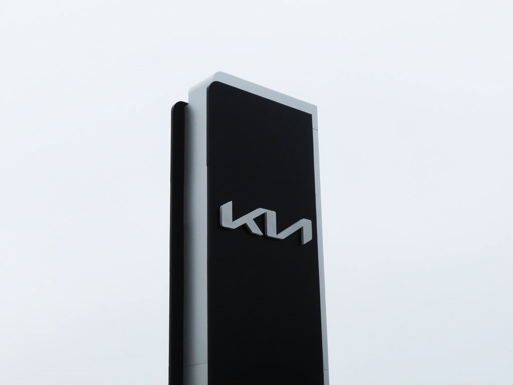 Used 2020 Jeep Compass Latitude w/ Cold Weather Group image 9