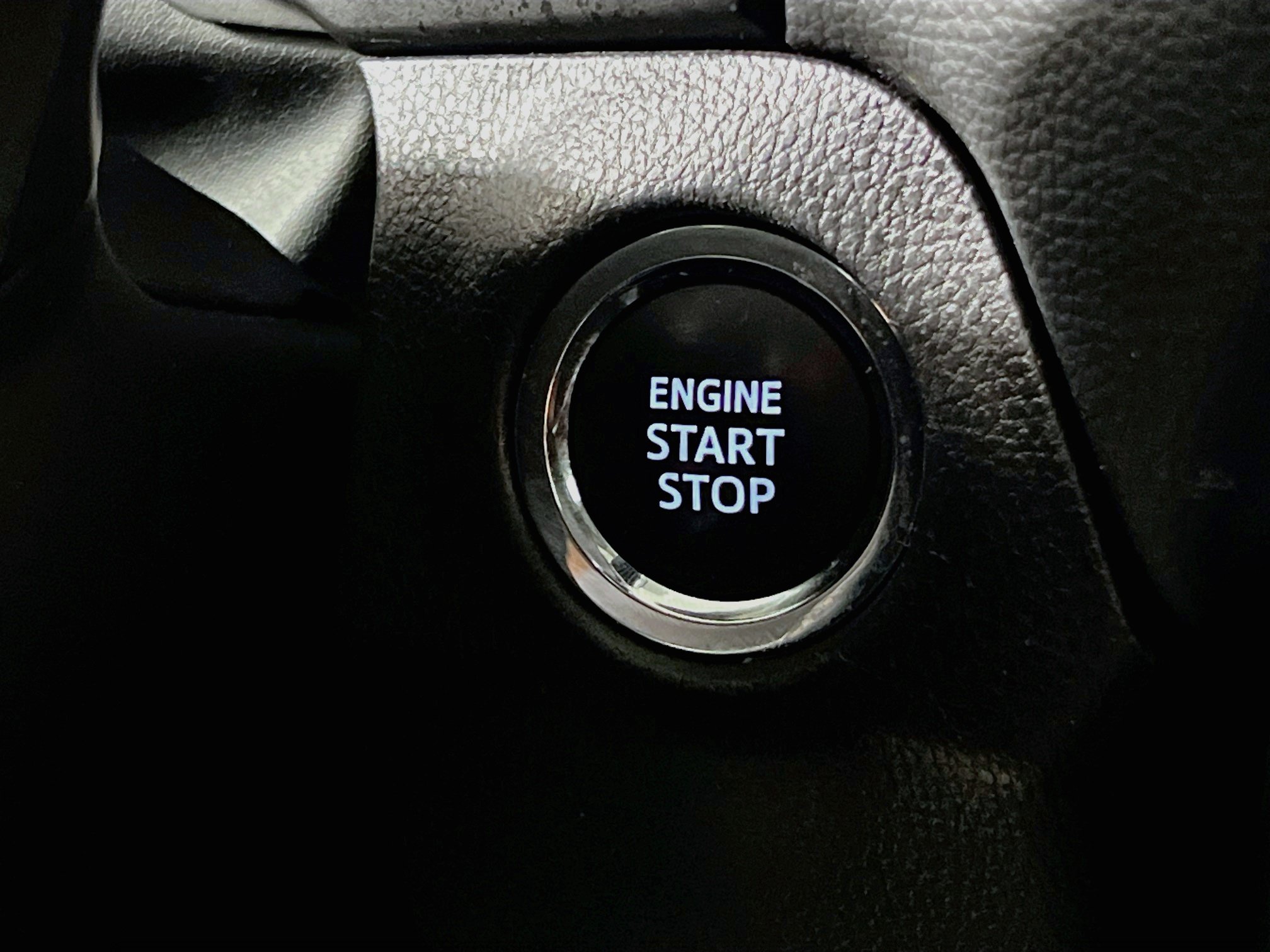 Used 2025 Toyota RAV4 XLE FWD image 23