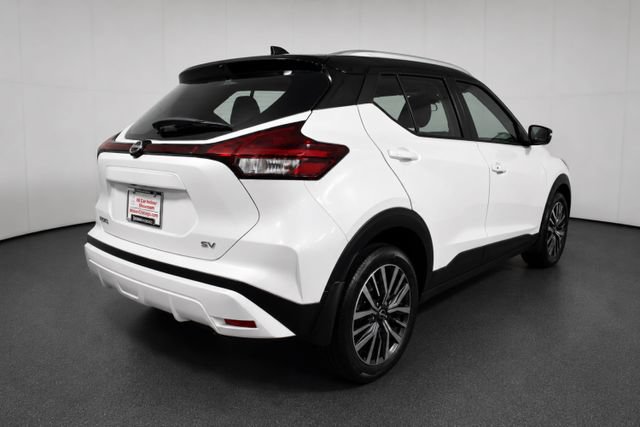 Used 2024 Nissan Kicks SV FWD image 4