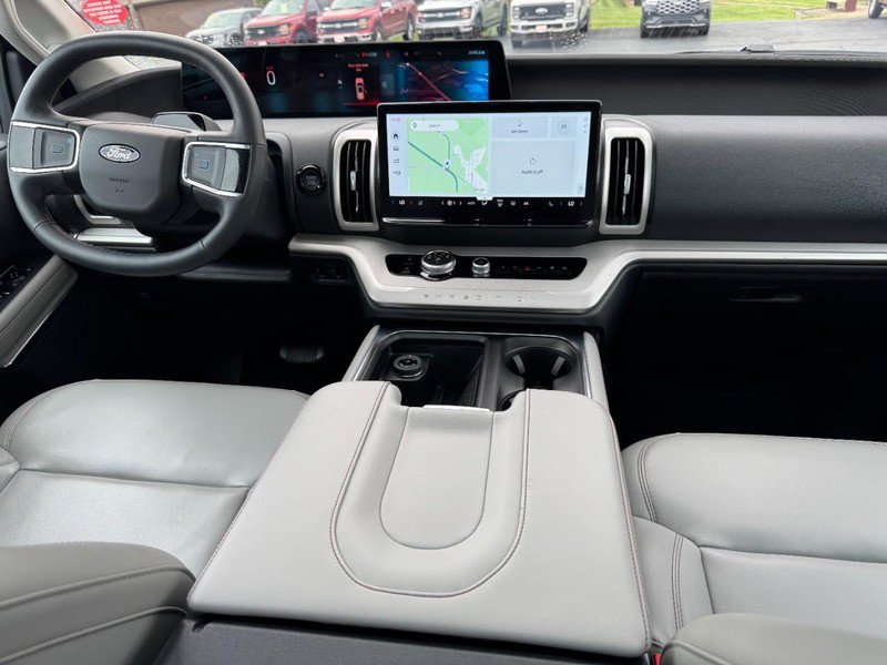 Used 2025 Ford Expedition Active AWD/4WD image 12