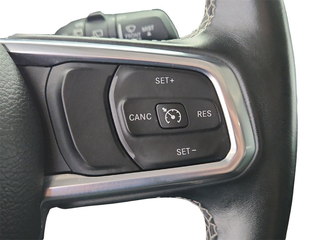 Used 2018 Jeep Wrangler Unlimited Sahara w/ Uconnect 4C Nav & Sound Group image 33