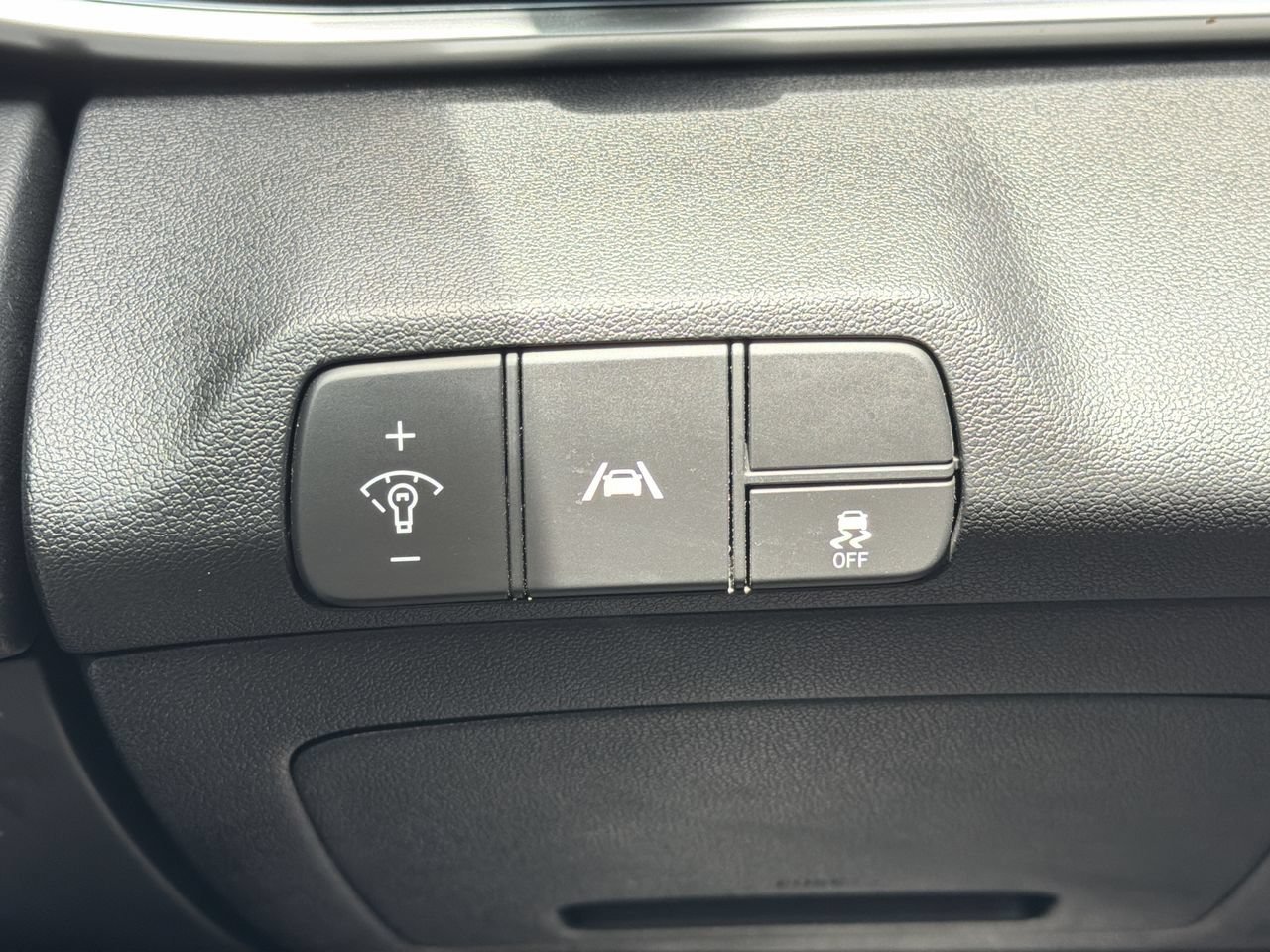 Used 2023 Hyundai Elantra Limited FWD image 27