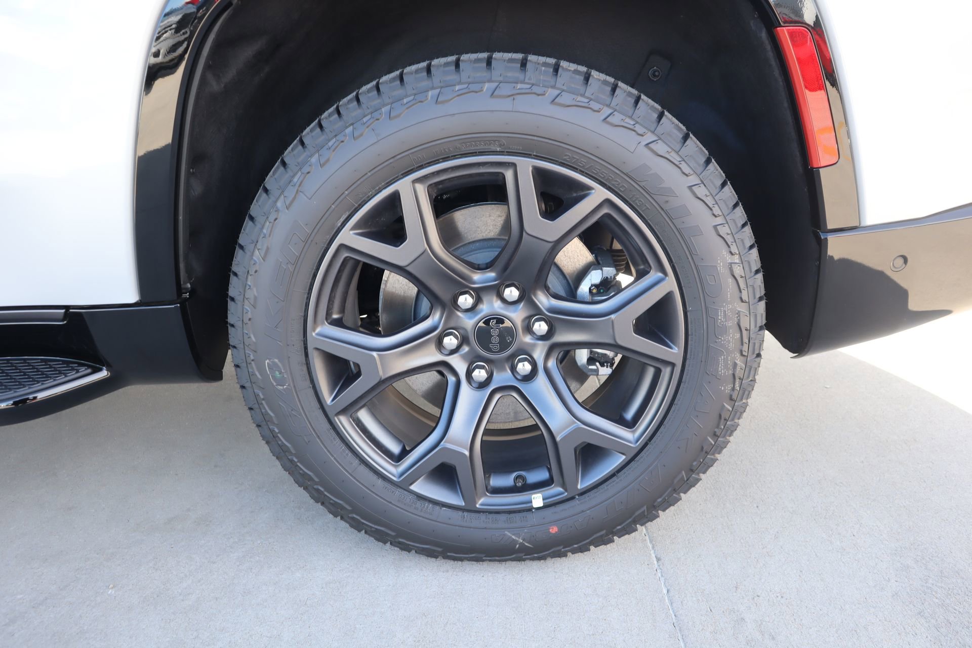 New 2026 Jeep Grand Wagoneer 4WD image 21