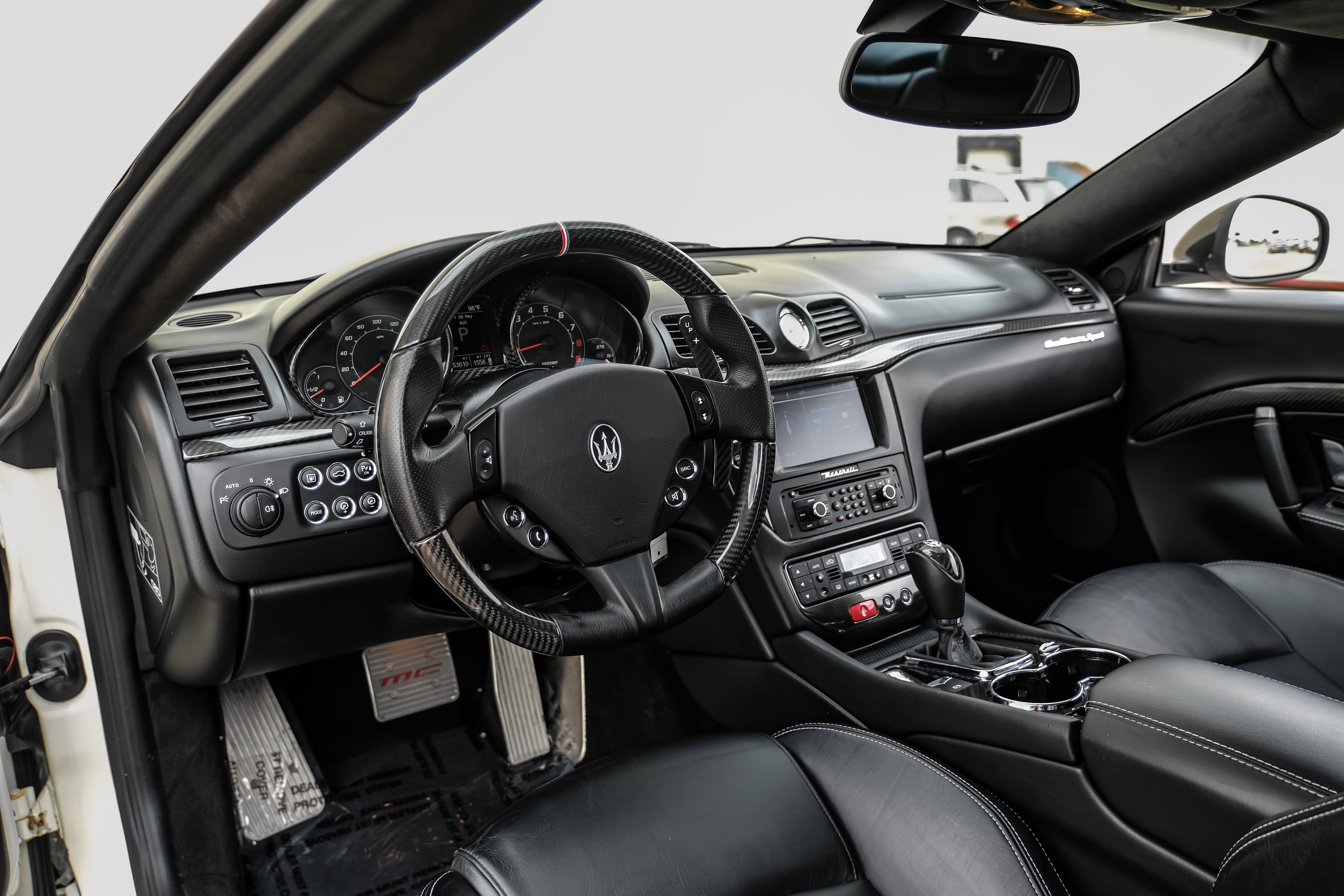 Used 2015 Maserati GranTurismo Sport RWD image 2