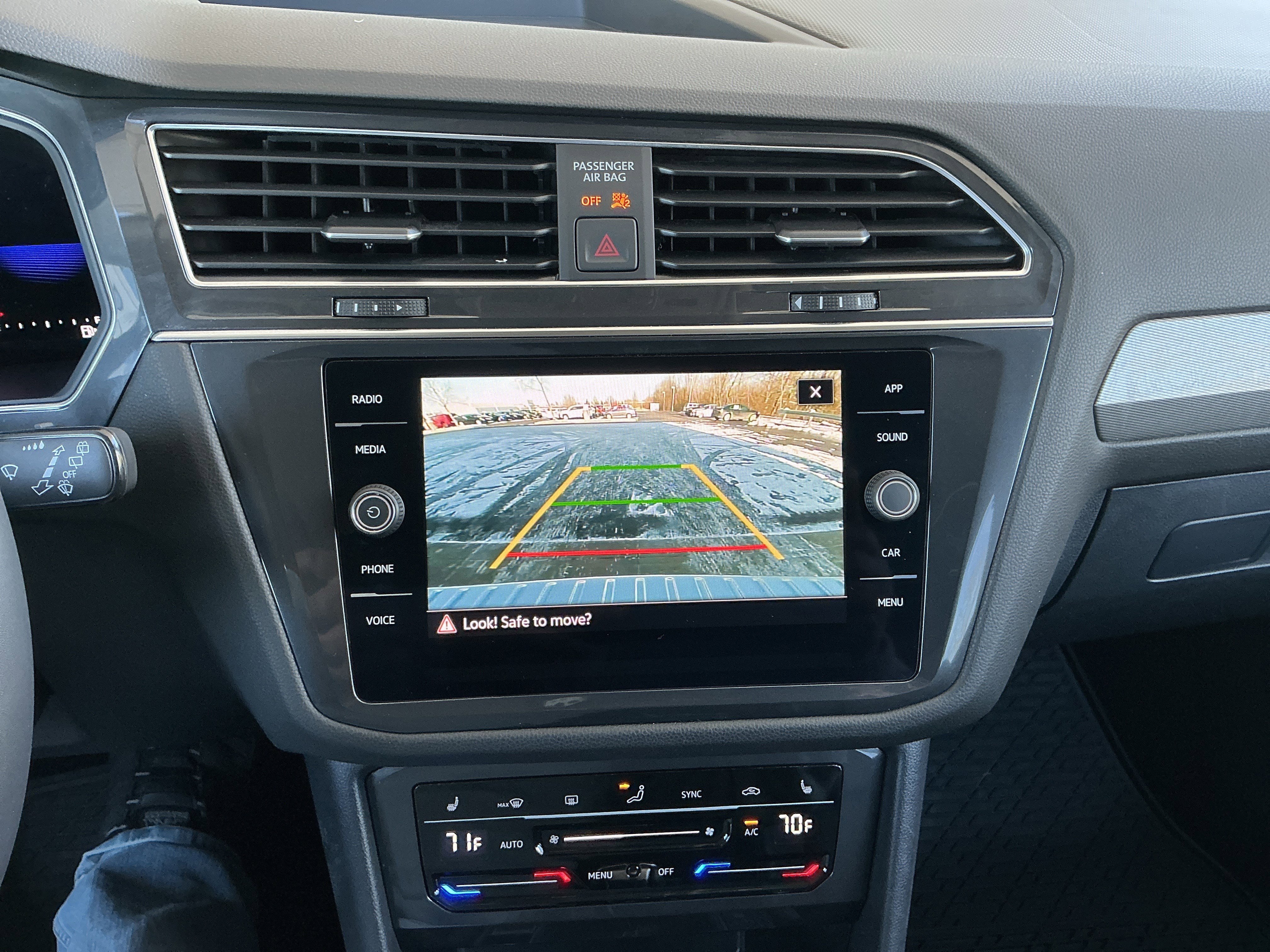 Used 2023 Volkswagen Tiguan SE image 10