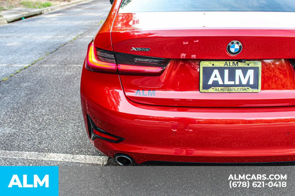 Used 2022 BMW 330i xDrive Sedan AWD/4WD image 11