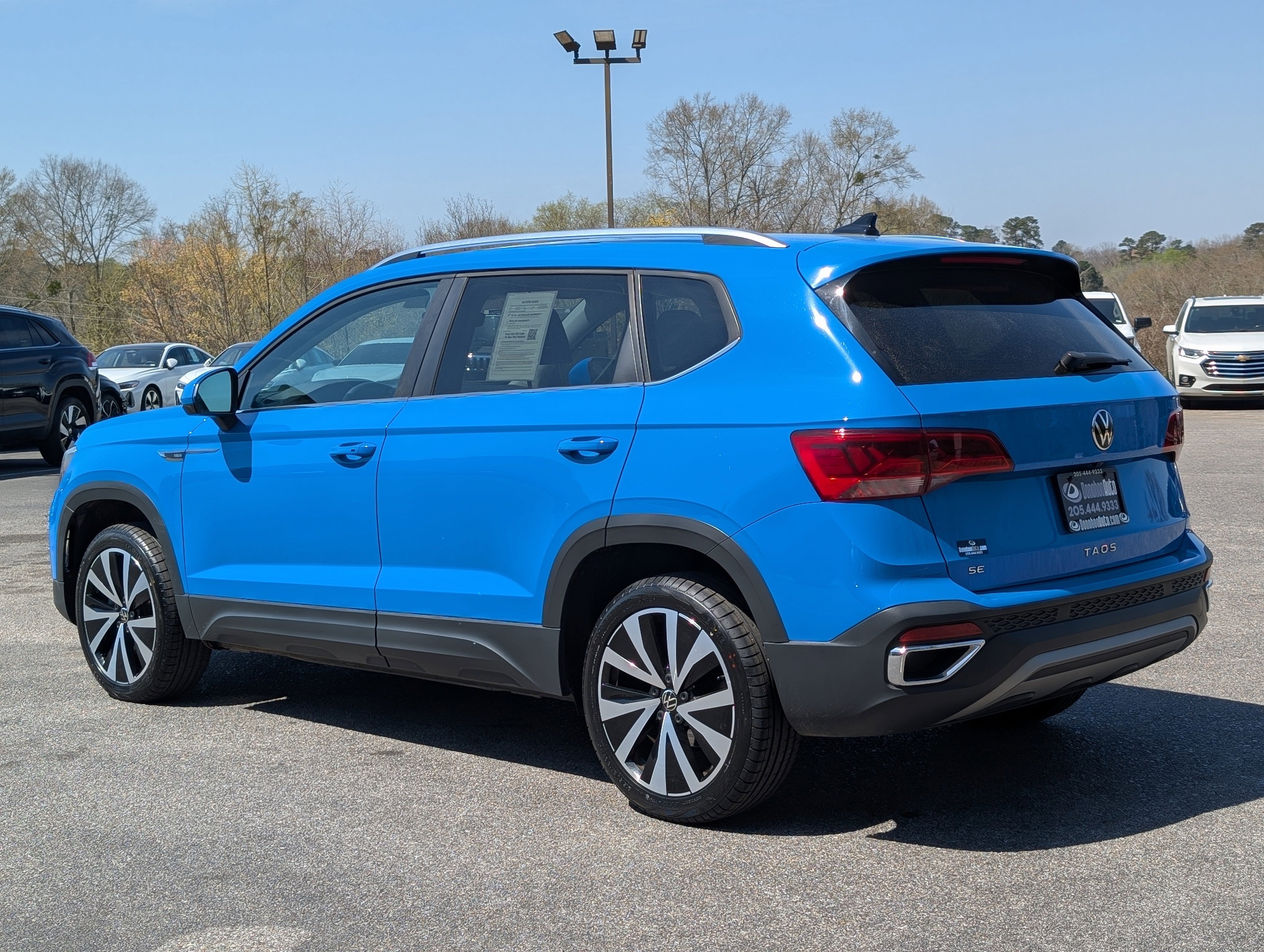 Used 2023 Volkswagen Taos SE FWD image 7