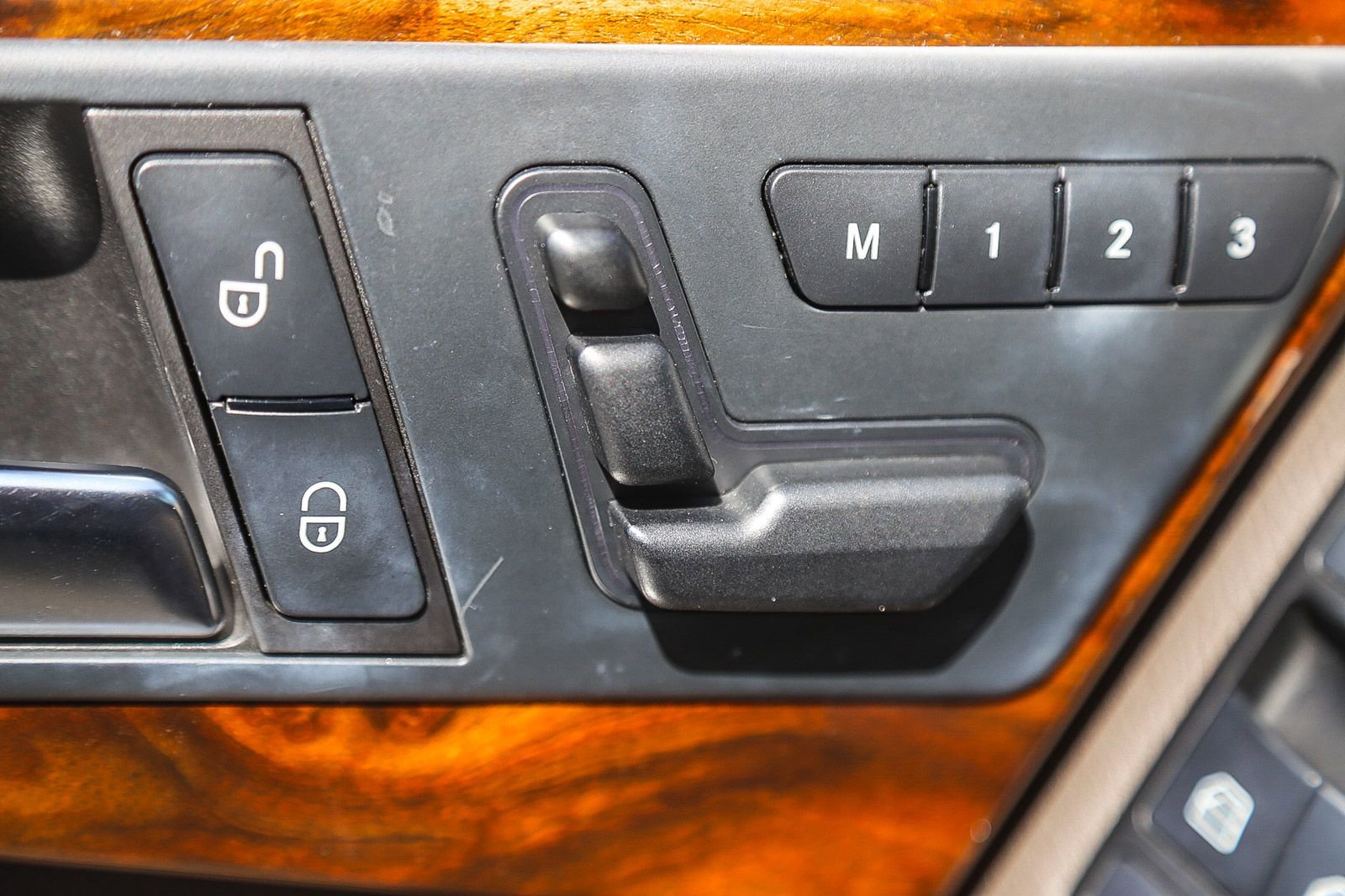 Used 2015 Mercedes-Benz GLK 350 2WD image 23