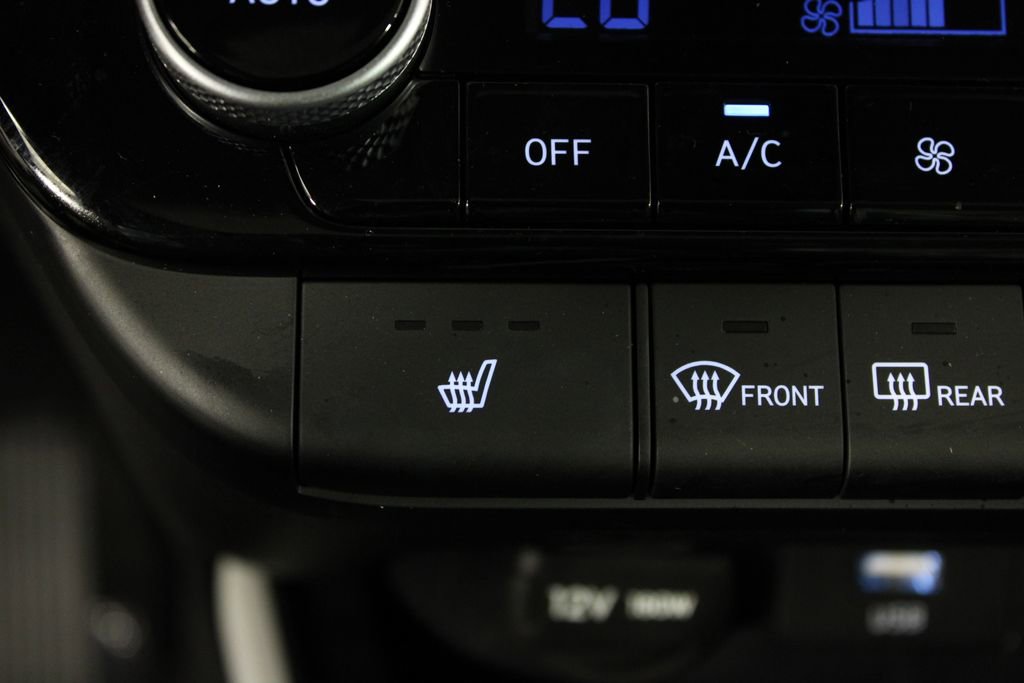 Certified 2025 Hyundai Elantra Limited image 24