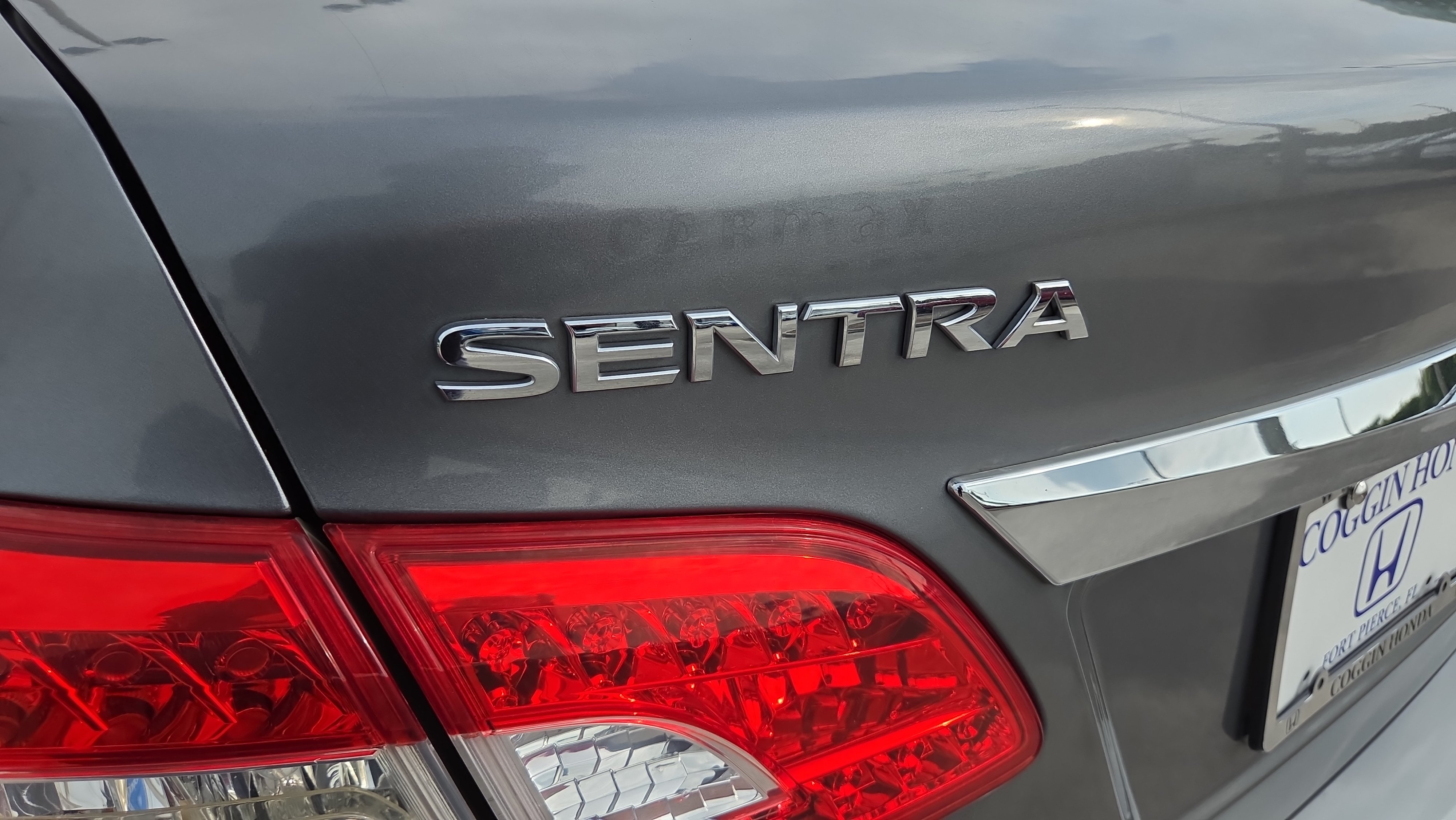 Used 2015 Nissan Sentra SV FWD image 35