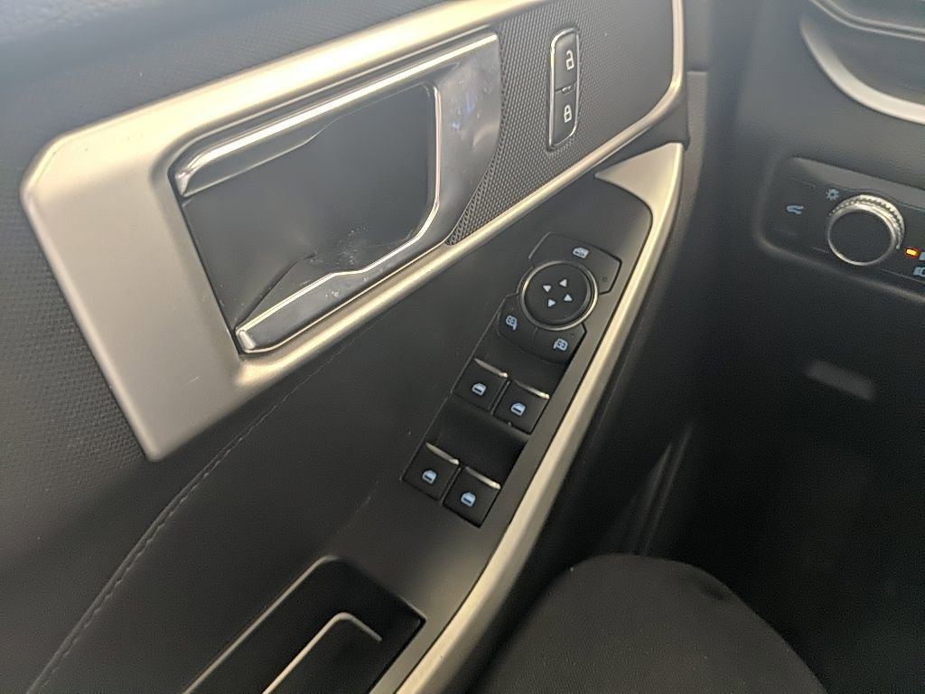Used 2020 Ford Explorer XLT w/ Comfort Package image 29