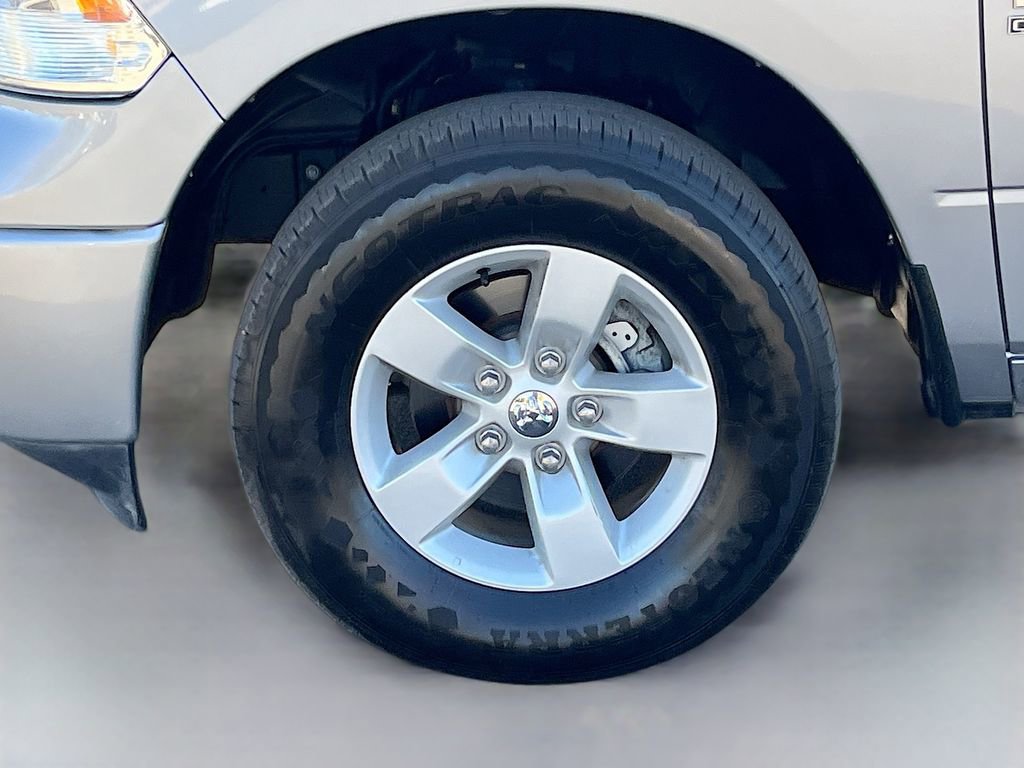 Used 2021 RAM 1500 Classic SLT AWD/4WD image 30
