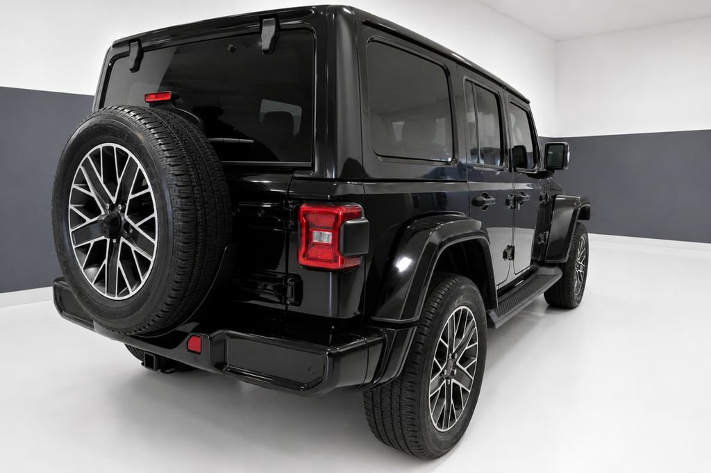 Used 2022 Jeep Wrangler Unlimited Sahara AWD/4WD image 8