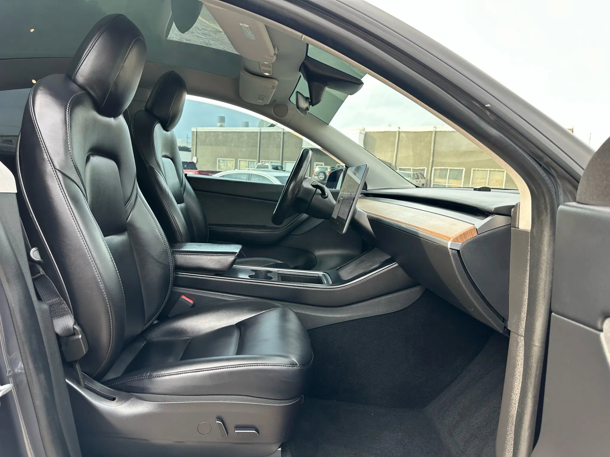 Used 2021 Tesla Model Y Performance image 24