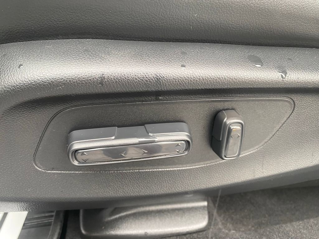 Used 2024 Honda HR-V EX-L image 11